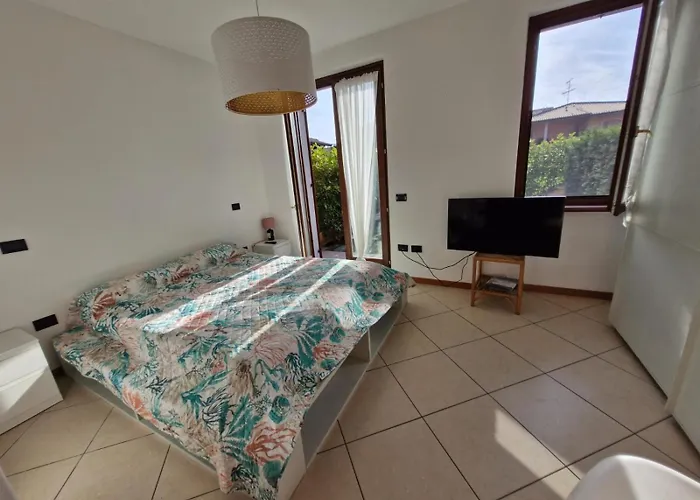 Eden 24 Apartment Salionze